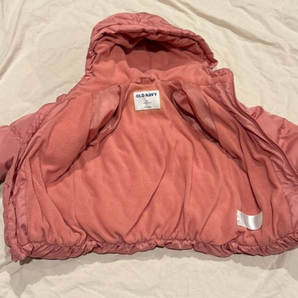 Old Navy puffer coat, 3T, coral pink - Picture 6 of 11